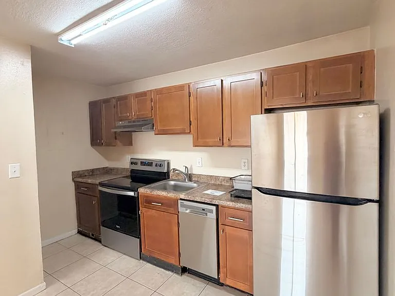 403 Hayden Rd #221 — Photo 2