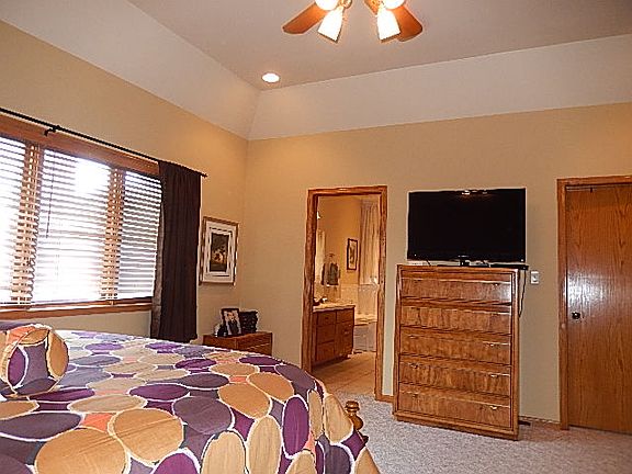 4th image of 8101 Mallow Dr