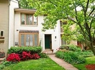 2048 Chadds Ford Dr, Reston, VA 20191