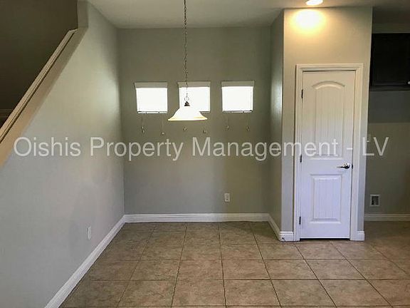 3rd image of 9554 Volk Ave