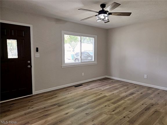2nd image of 5059 Belle Meadow Rd