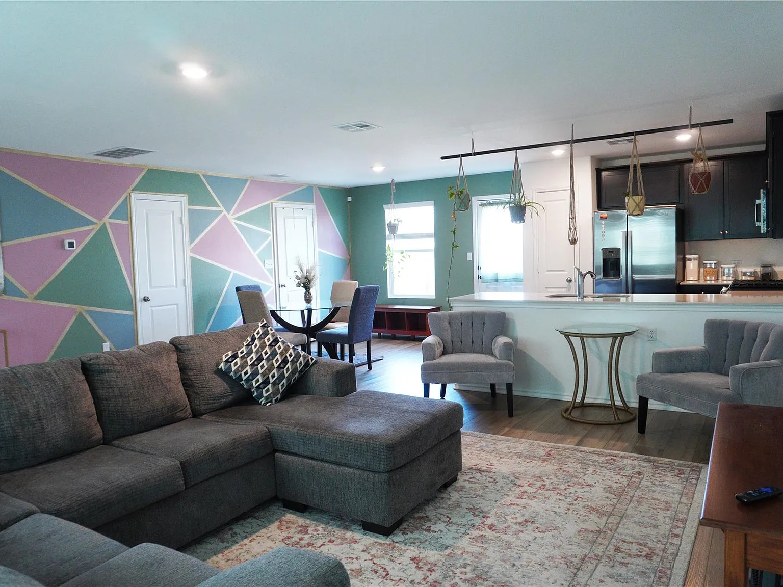 3 bed, 2.5 bath, 1427 sqft, $1,800 — Photo 2