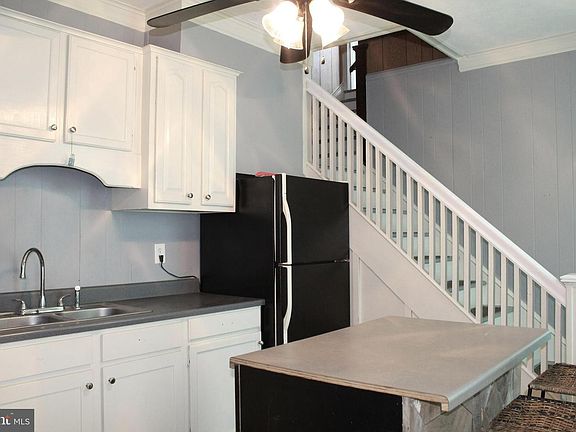 4th image of 104 Governors Ave
