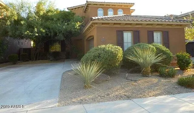 3989 E Hummingbird Ln