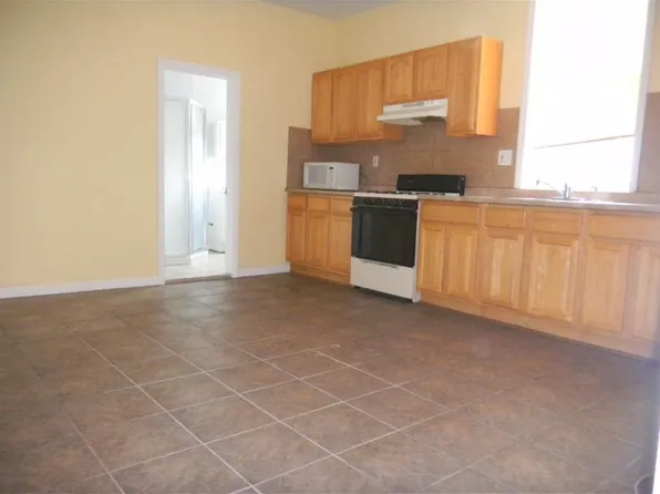 1801 S Broad St APT 3R, Philadelphia, PA 19148