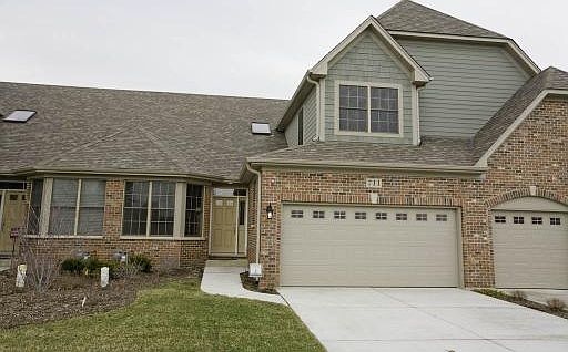 1st image of 711 Kingsbrook Glen 0