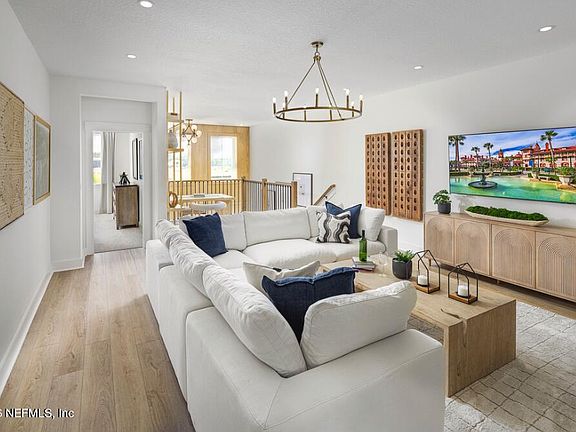 3rd image of 337 DELWOOD Way #294