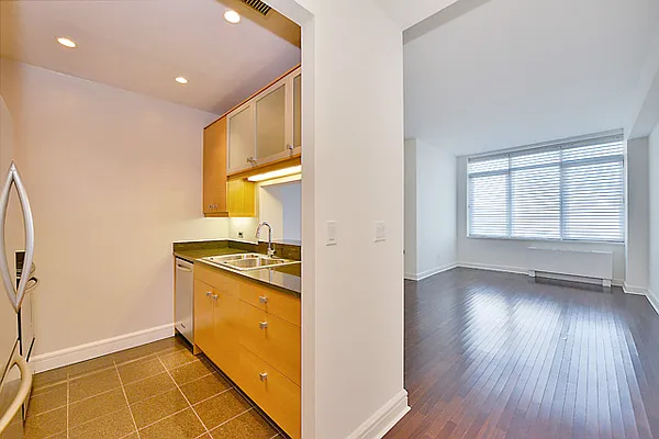 Rented by Vandenberg | media 29