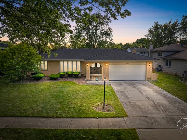 8558 Harvest Ln, Darien, IL 60561