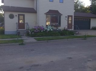 822 Allen Ave, Gibbon, MN 55335