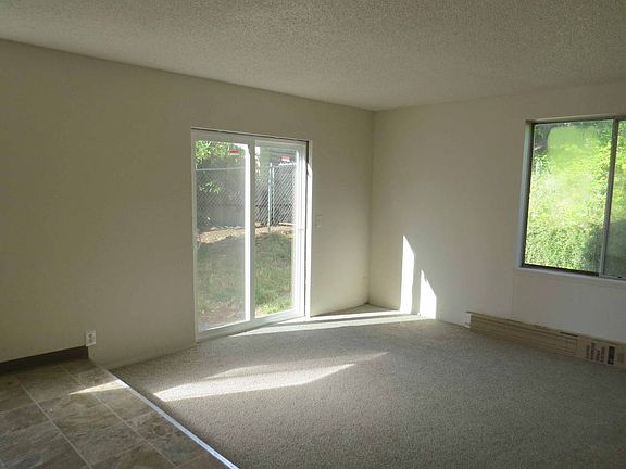 5th image of 3287 Randel Ct SE