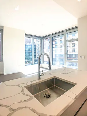 Rented by Novae Partners Corp | media 17