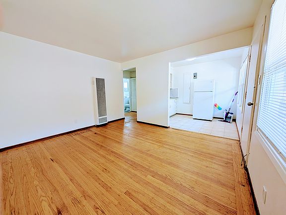 4th image of 3231-41 Taraval St #5