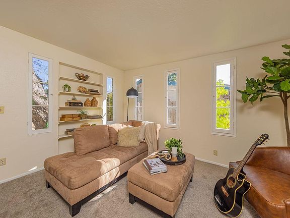 2nd image of 265 Carrizo St
