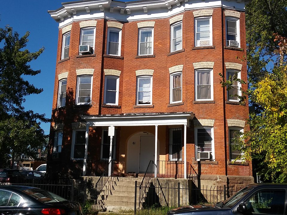 2nd image of 129 Bedford St #1