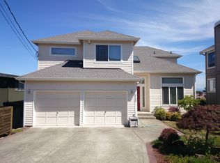 3722 Belvidere Ave SW, Seattle, WA 98126