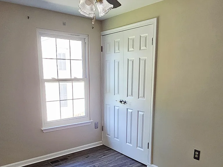17519 Longview Ln — Photo 22