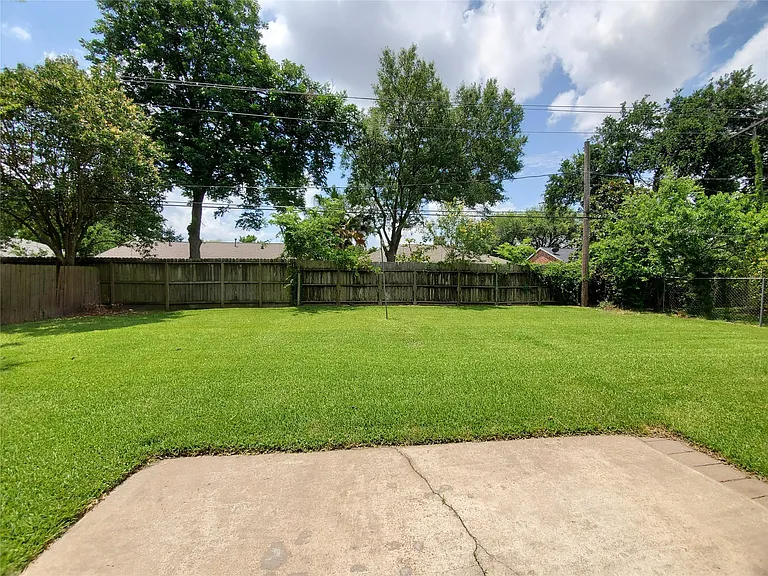 8815 Bellaire Blvd — Photo 21
