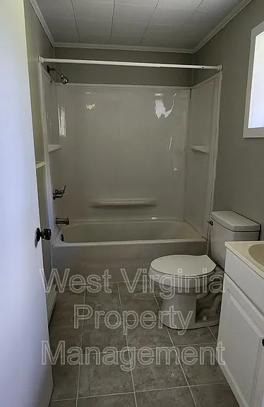 112 Breezemont Ln — Photo 8
