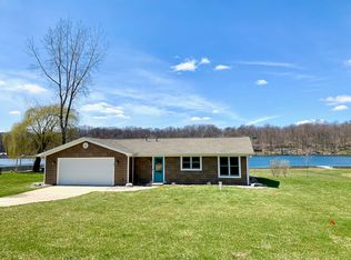 65526 W Peninsula Dr, Cassopolis, MI 49031
