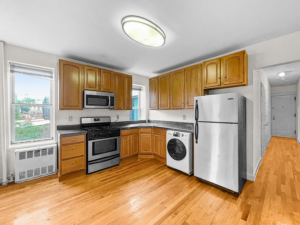 1st image of 251 8th St #6