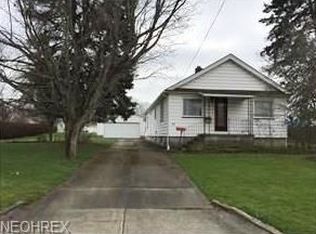 23 E Oakland Blvd, Struthers, OH 44471