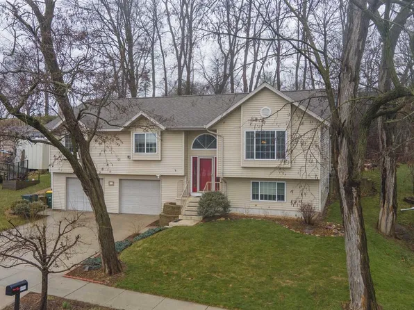 741 8th STREET, Reedsburg, WI 53959