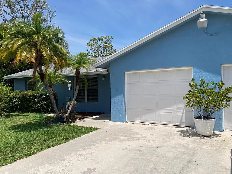9627 SE Crest Ct — Photo 1