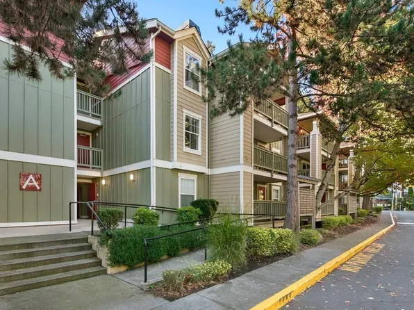 7711 NE 175th Street #A109, Kenmore, WA 98028