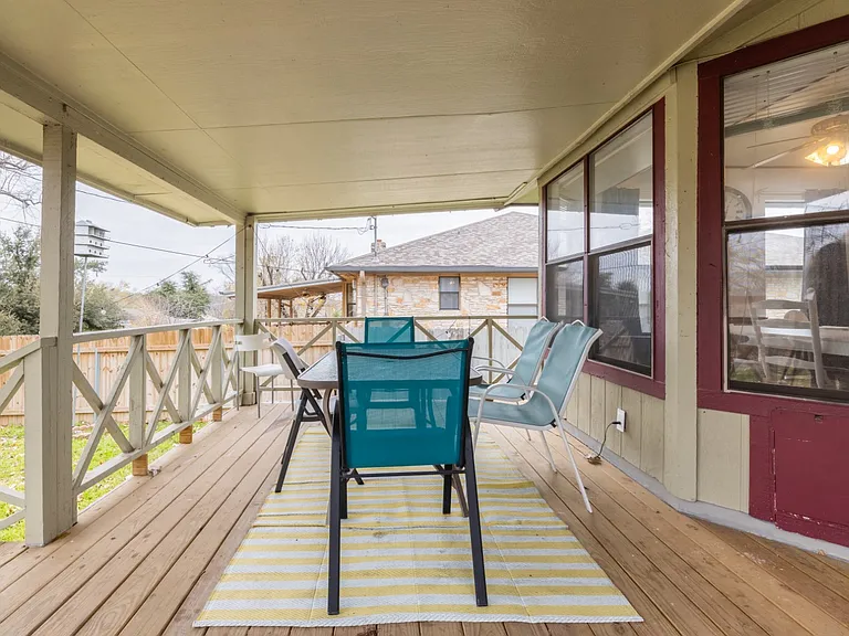 2202 Oxford Blvd — Photo 55