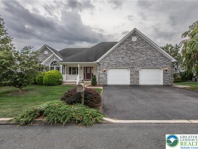 461 E Beil Ave, Nazareth, PA, 18064