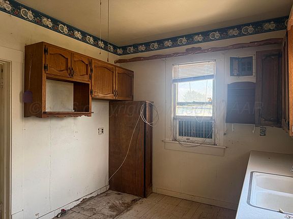 5th image of 510 E Broadway St