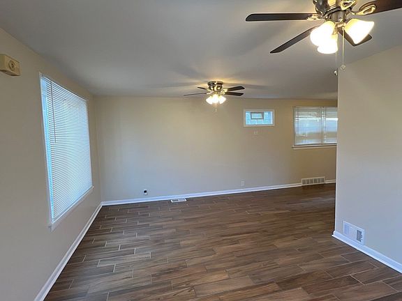 3rd image of 12224 Greenwood Ave