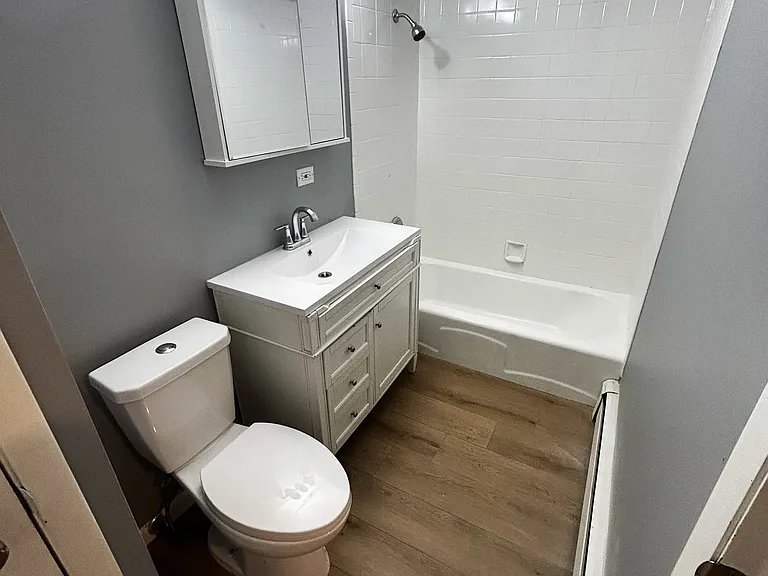 11201 S Langley Ave #2G — Photo 10