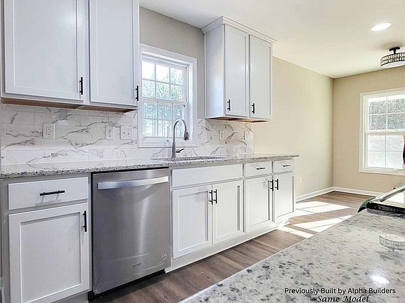 4th image of 973 Martin Rd