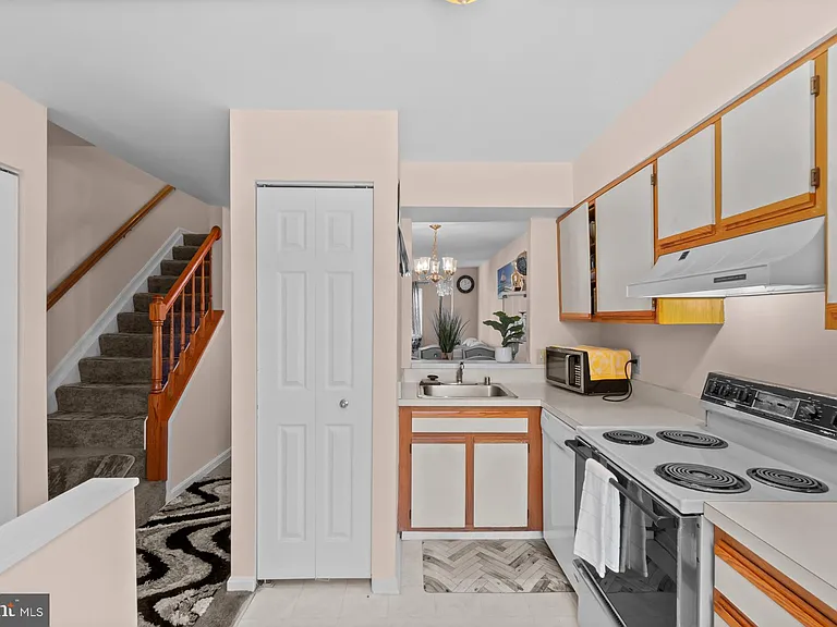 2125 Cedar Barn Way — Photo 4