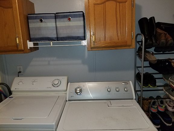 washer & dryer stays