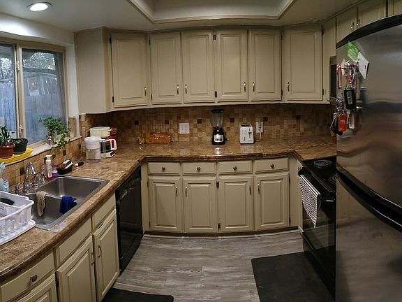 4th image of 2002 Grenoble Dr #1