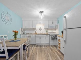 2 Walker Rd APT 7, North Andover, MA 01845