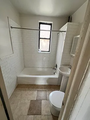Rented by Space Real Estate | media 25