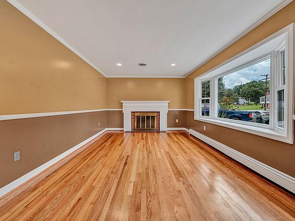 4th image of 3636 Kentland Dr