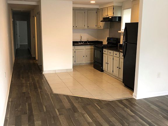 4th image of 2421 Eads St