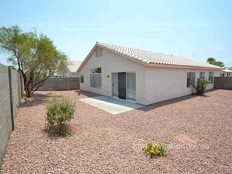 1718 Watercreek Dr — Photo 2