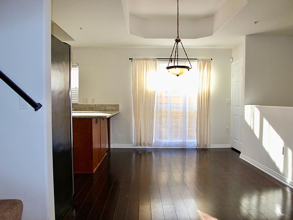 Kitchen & Dining Area