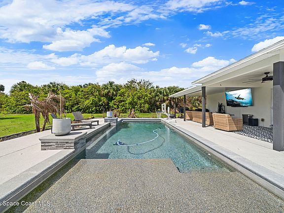 2nd image of 4364 Prentice Ln