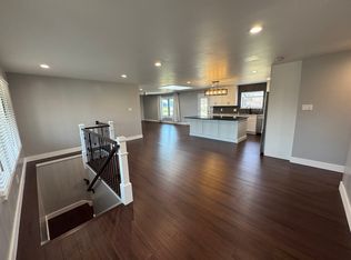 5837 Oak Branch Dr, Saint Louis, MO 63128