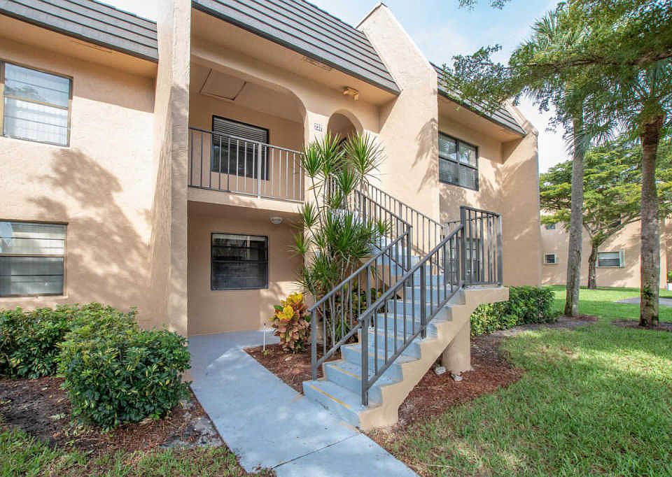 1st image of 145 Lake Nancy Ln APT 132