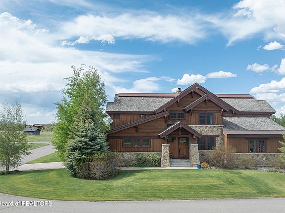 3rd image of 90 Bison Dr