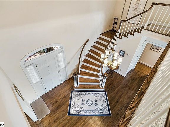 4th image of 214 Hidden Hills Dr