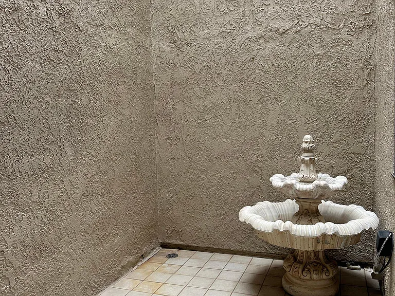 402 Country Club Dr #B — Photo 14